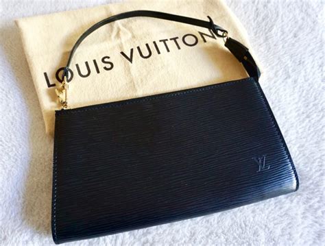 louis vuitton pochette epi leather|louis vuitton epi leather tote.